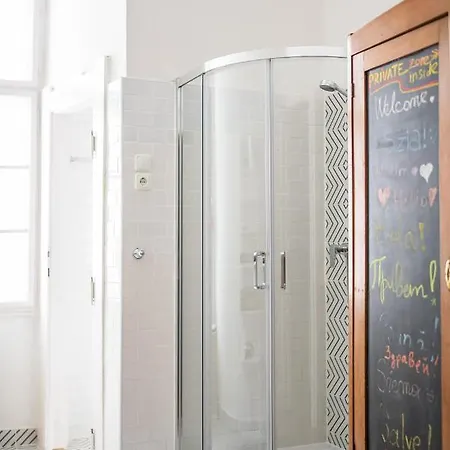 Lizmary's Wonderland Apartman