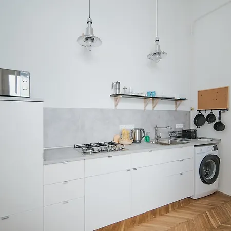 Lizmary's Wonderland Budapest