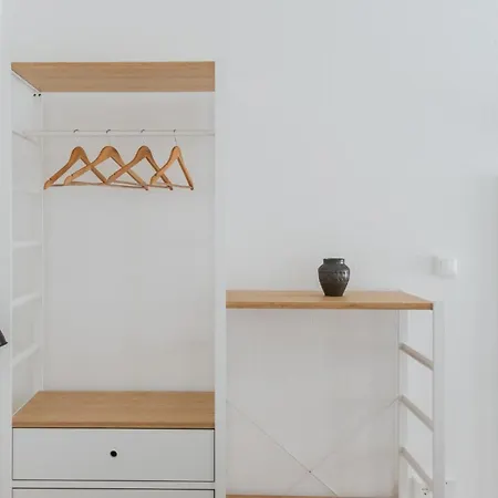 Lizmary's Wonderland Apartment *