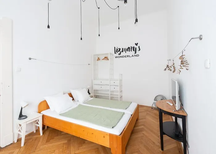Lizmary's Wonderland Apartment *