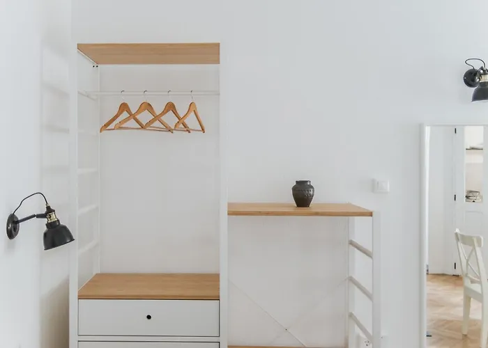 Lizmary's Wonderland Apartment *